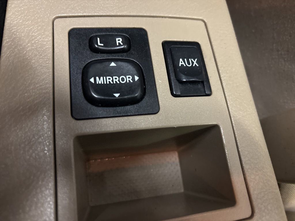 Used 2011 Toyota RAV4 4WD w/ Base L4 Extra Value Pkg image 19