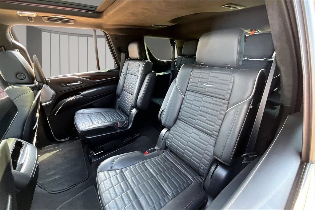 Used 2023 Cadillac Escalade Premium Luxury Platinum AWD/4WD image 28