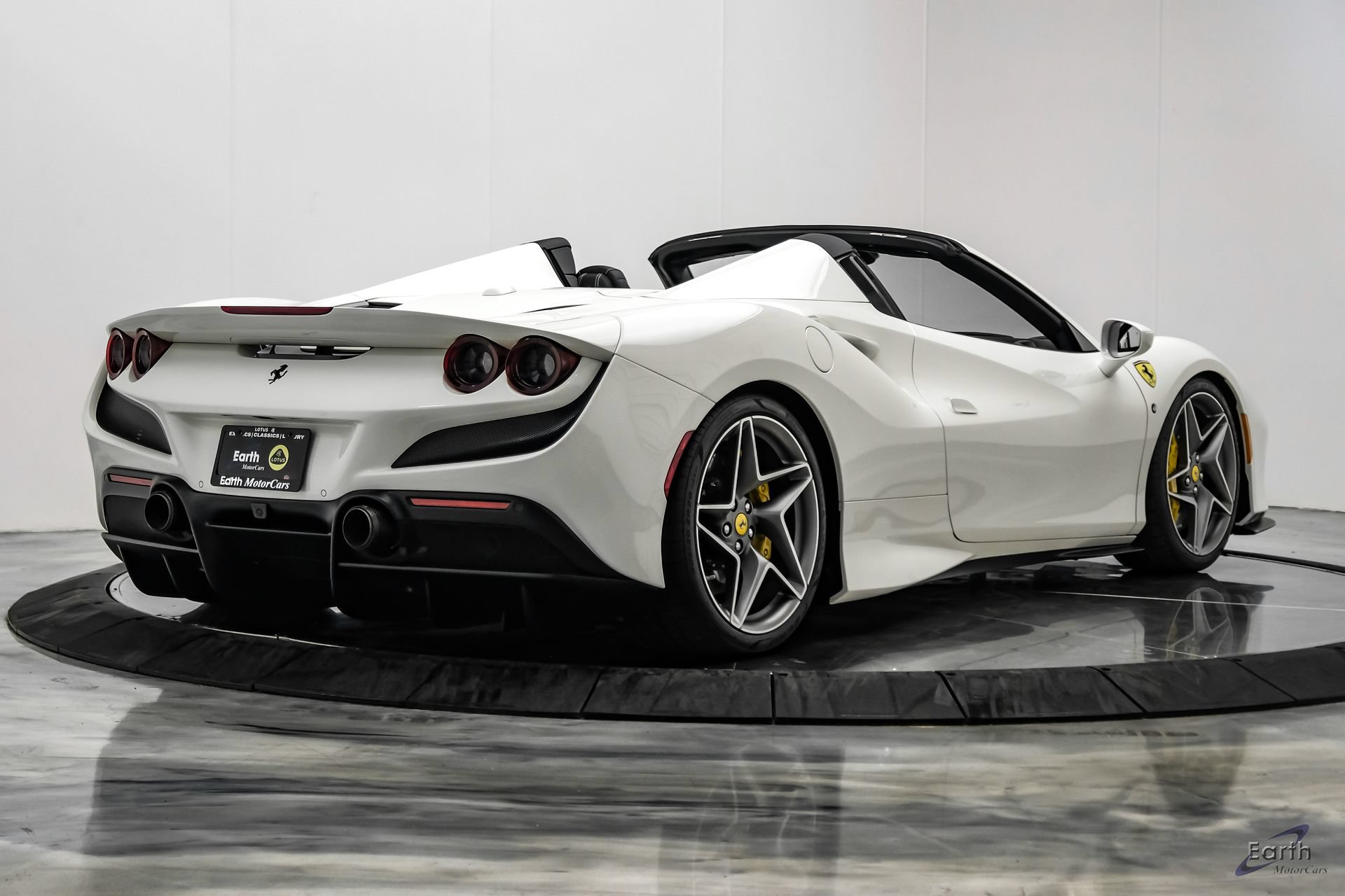 Used 2022 Ferrari F8 Tributo RWD image 22