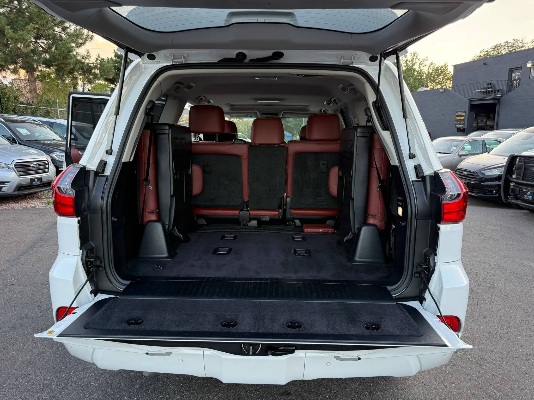 Used 2017 Lexus LX 570 4WD image 20