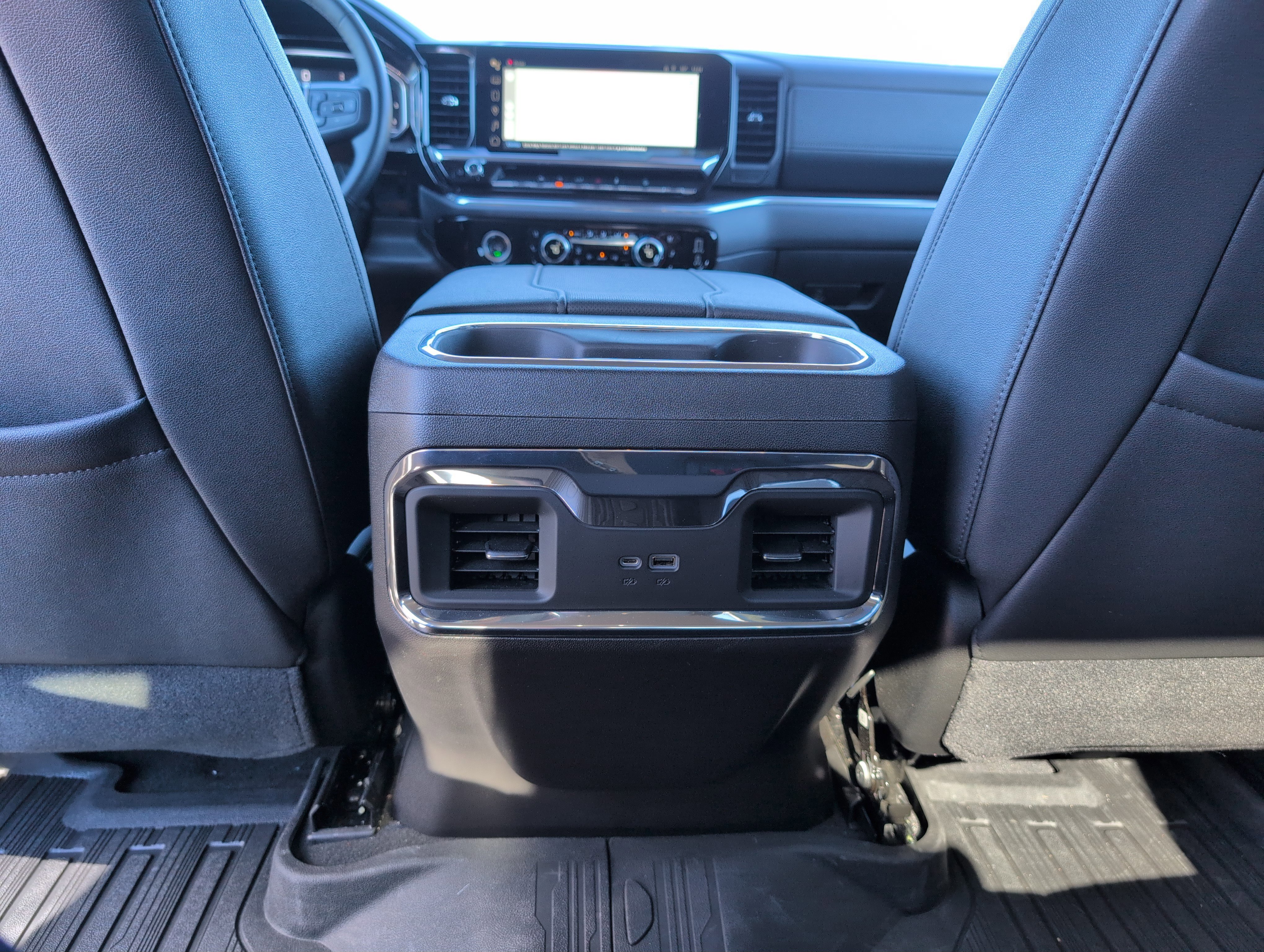 Used 2024 GMC Sierra 1500 SLT w/ SLT Premium Package image 30