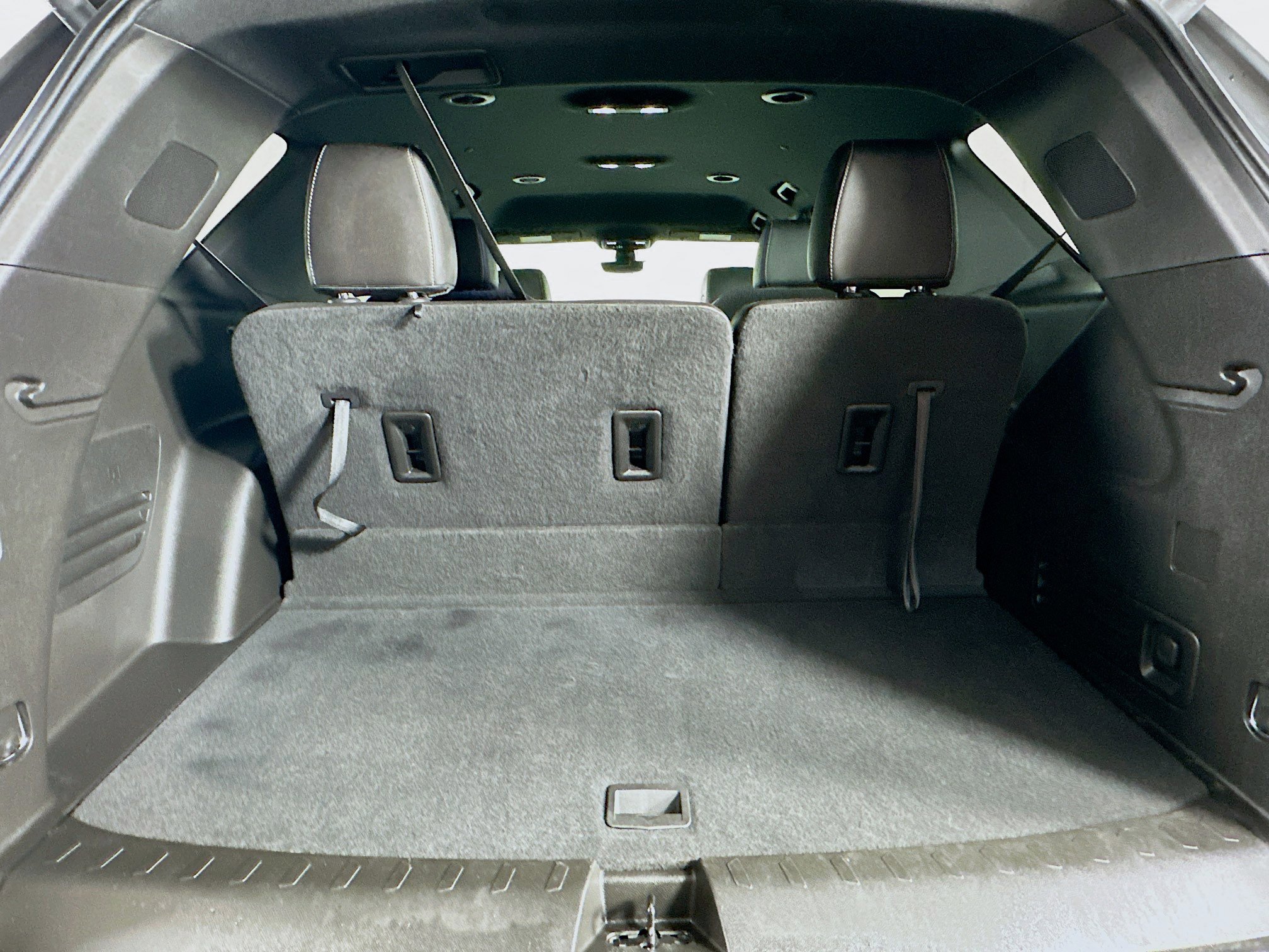 Used 2023 Chevrolet Traverse LT w/ Rear Camera Mirror Package image 29