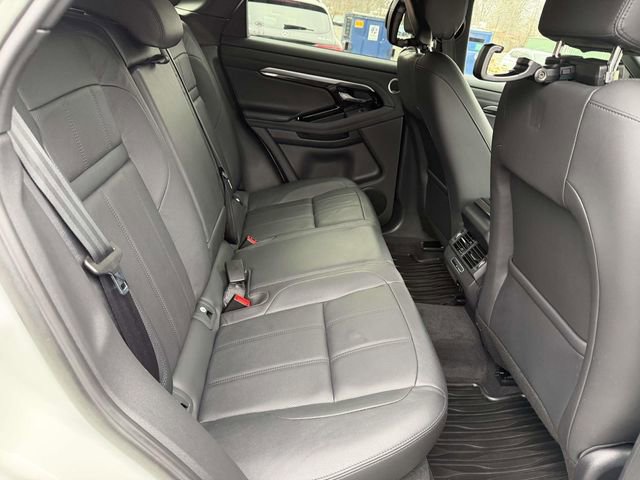 Used 2023 Land Rover Range Rover Evoque R-Dynamic SE image 9
