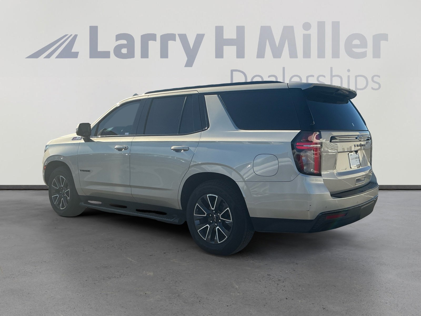 Used 2021 Chevrolet Tahoe Z71 w/ Z71 Off-Road Package image 3