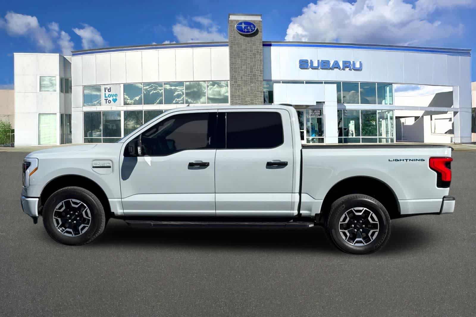 Used 2023 Ford F150 Lightning XLT AWD/4WD image 9