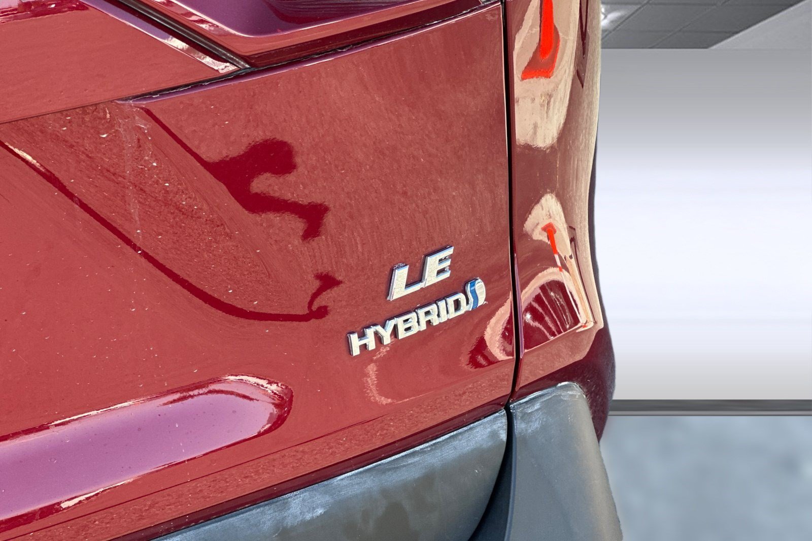 Used 2020 Toyota RAV4 LE w/ All Weather Liner Package AWD/4WD image 26