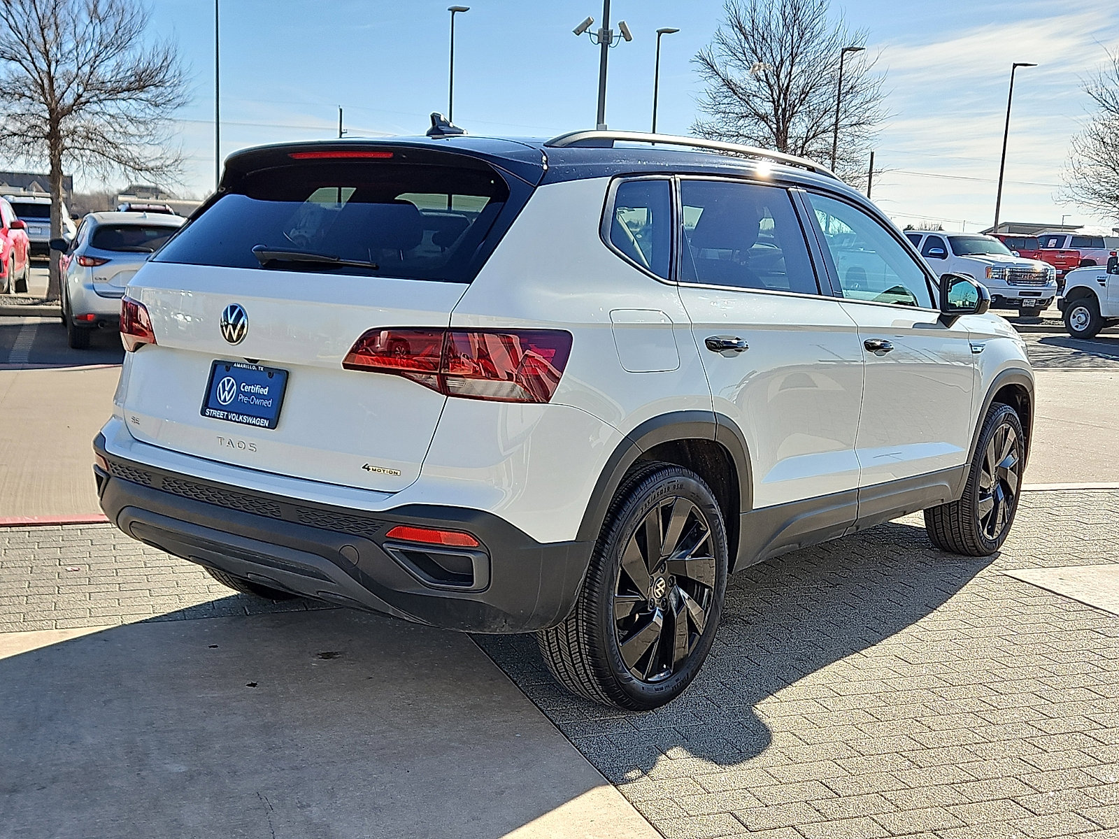 Certified 2024 Volkswagen Taos SE image 3