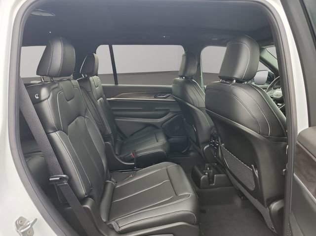 New 2025 Jeep Grand Cherokee L Limited image 33