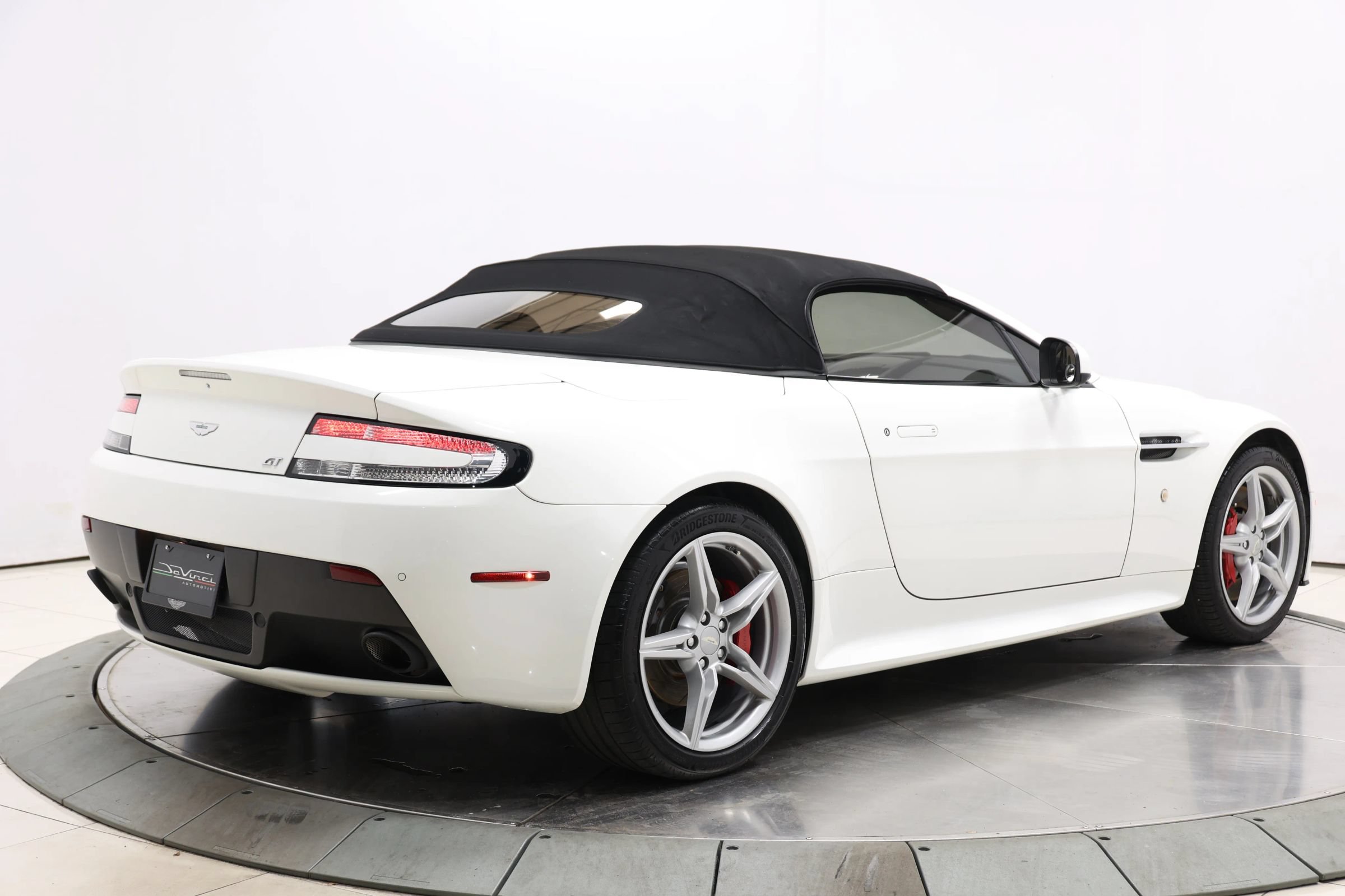 Used 2016 Aston Martin V8 Vantage GT RWD image 81