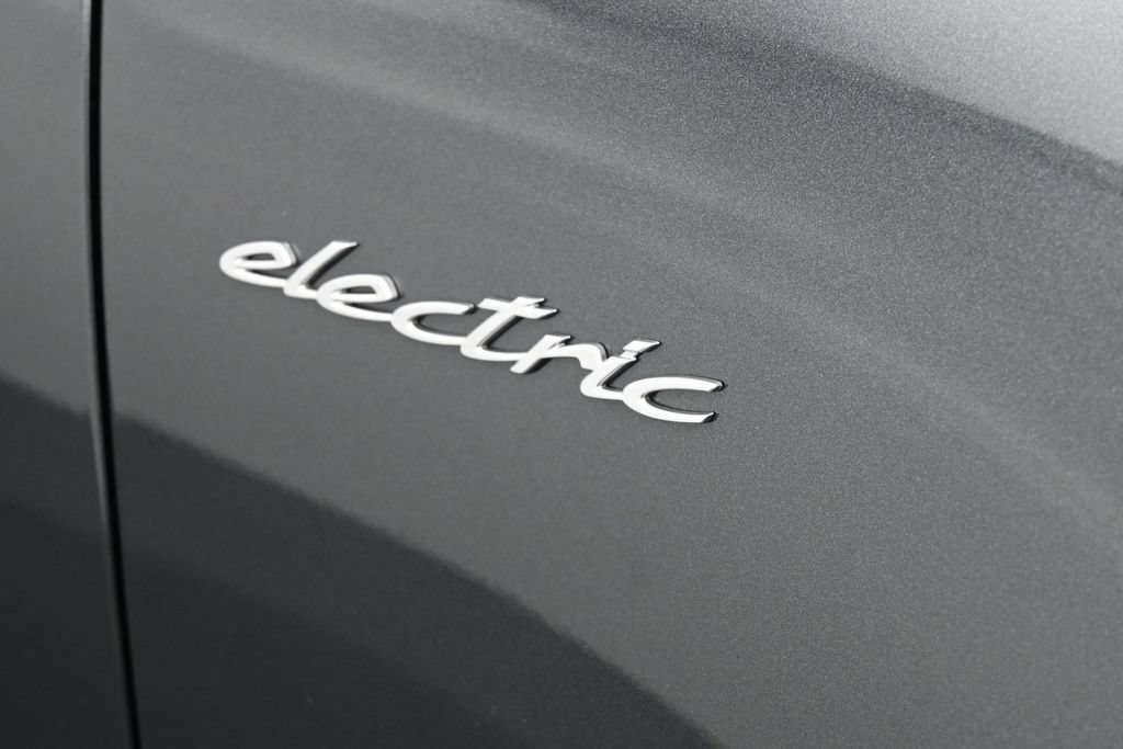 Used 2026 Porsche Macan Electric RWD image 28