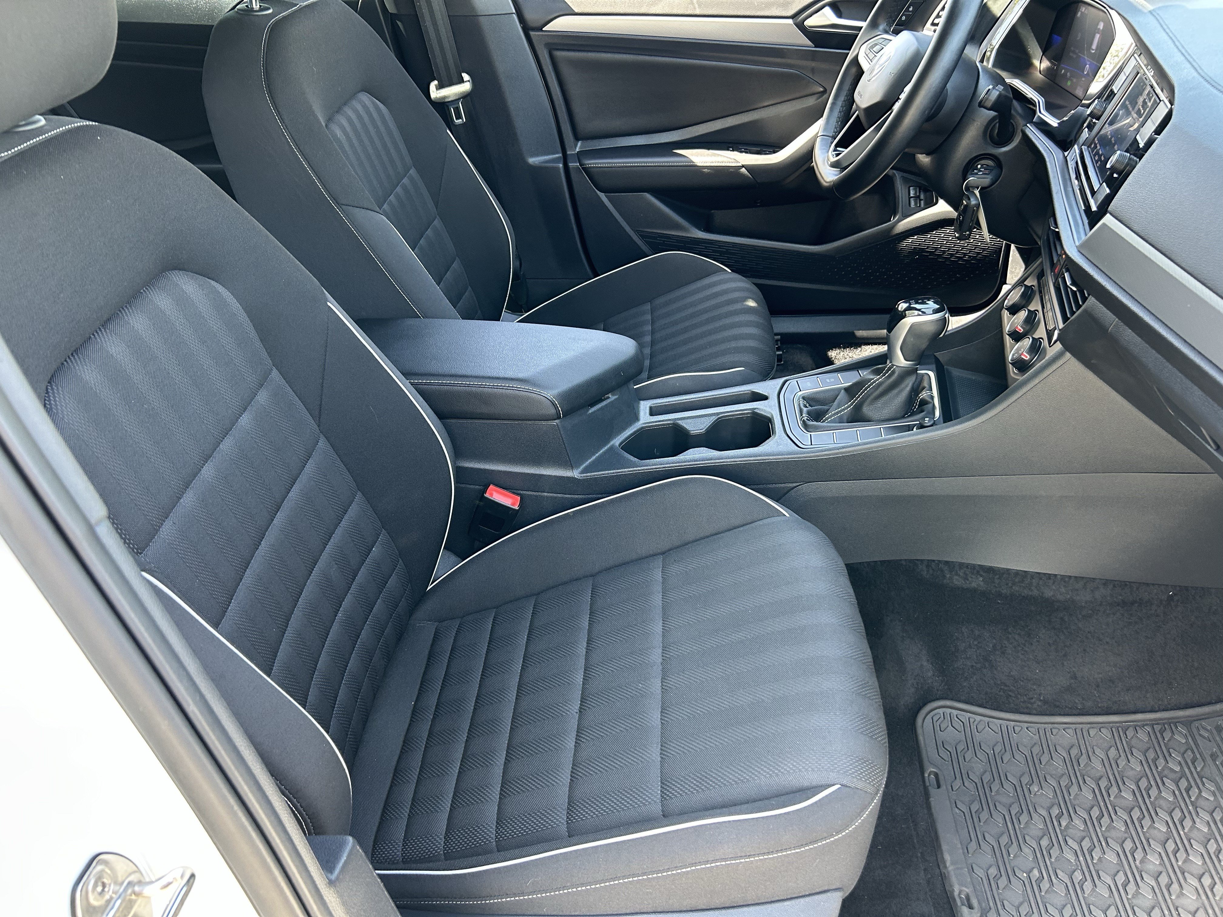 Certified 2022 Volkswagen Jetta Sport FWD image 9