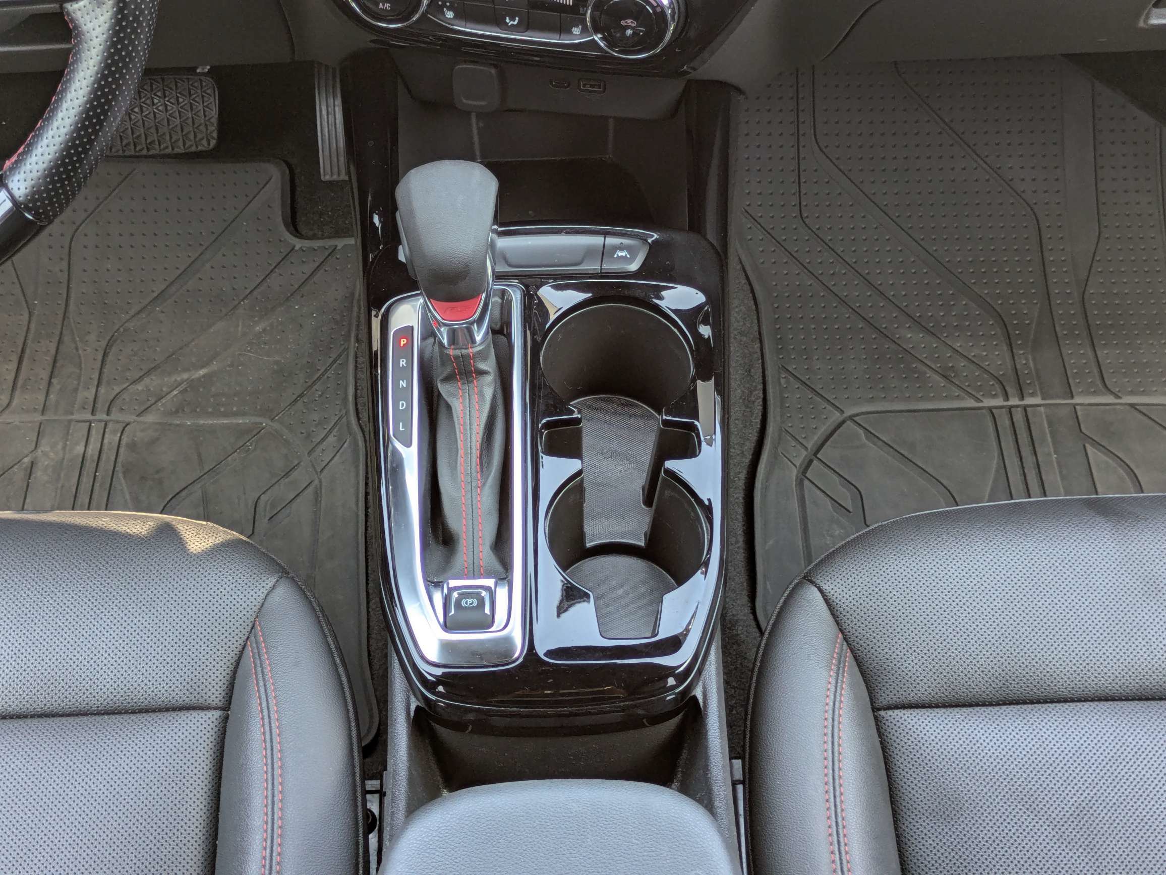 Certified 2024 Chevrolet Trax RS w/ Driver Confidence Package FWD image 6