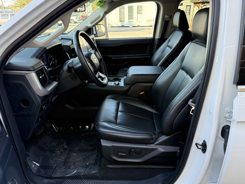 Used 2024 Ford Expedition Max XLT image 15