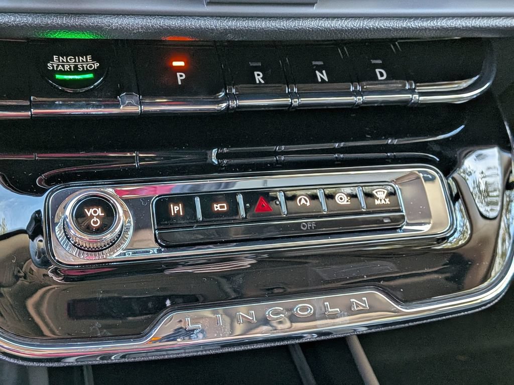 New 2026 Lincoln Corsair Reserve FWD image 9