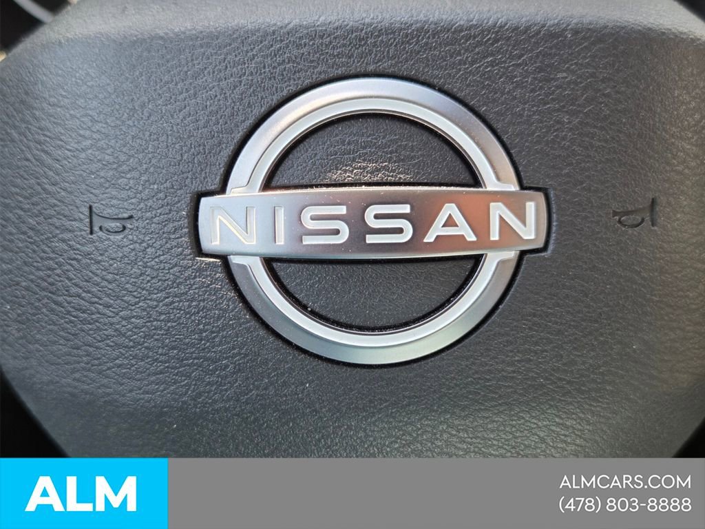 Used 2025 Nissan Rogue SV image 28