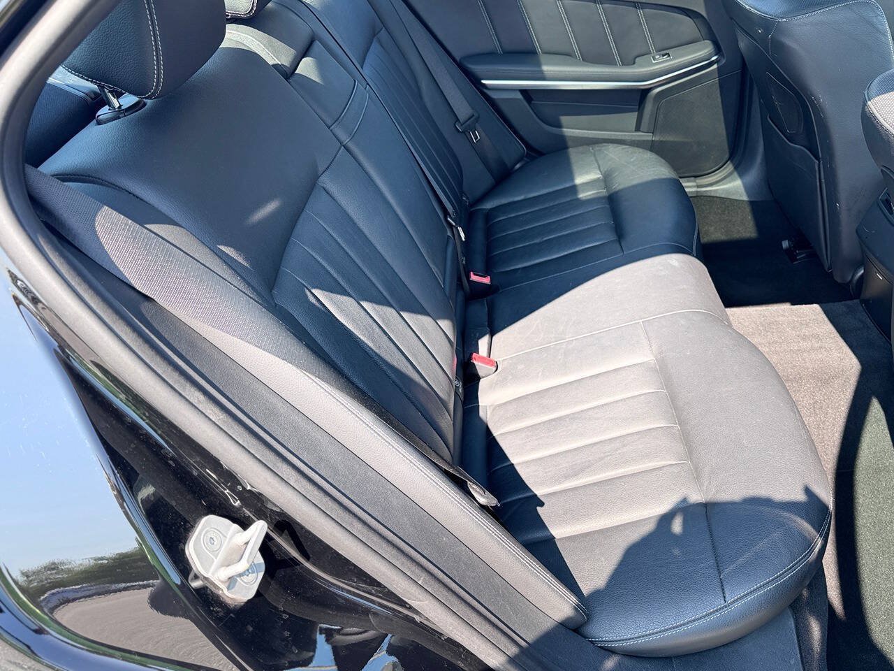 Used 2016 Mercedes-Benz E 400 4MATIC Sedan image 18