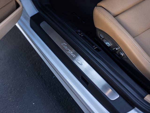 Used 2018 Porsche 911 Targa 4S image 38