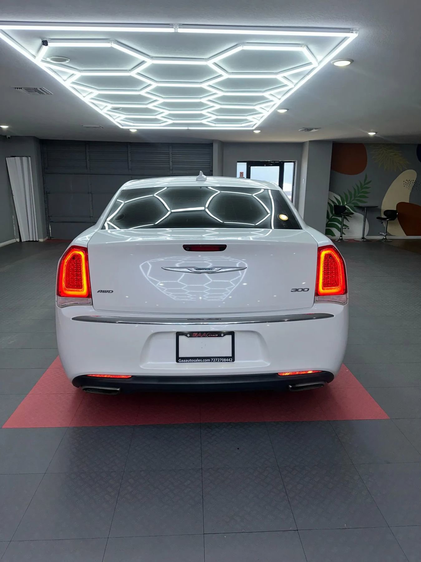 Used 2016 Chrysler 300 Limited image 5