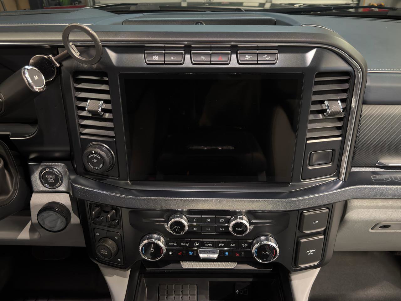 Used 2024 Ford F250 Limited w/ FX4 Off-Road Package image 28