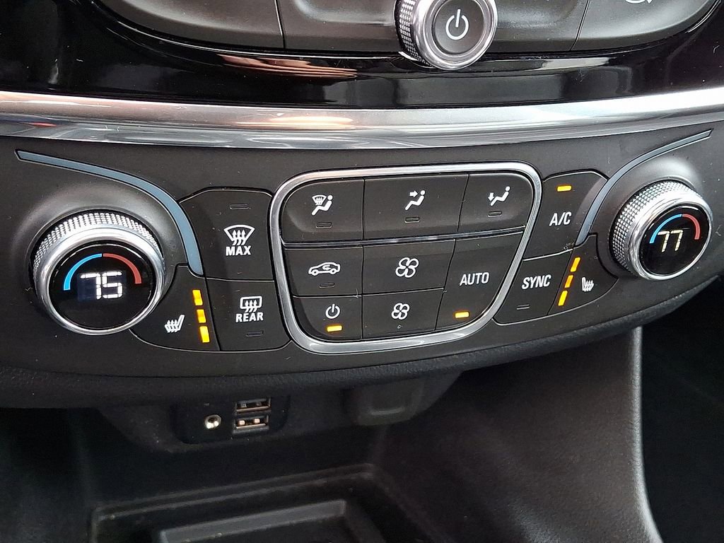 Certified 2023 Chevrolet Traverse RS image 18