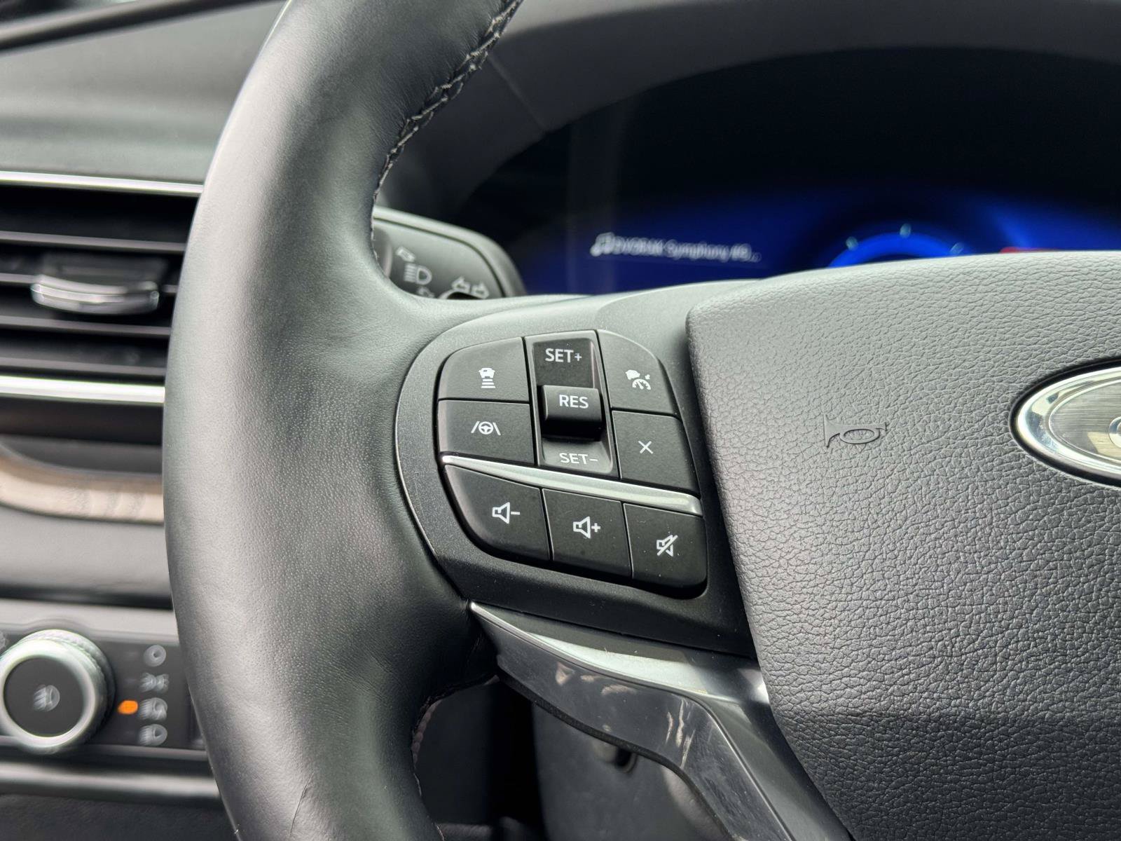 Used 2020 Ford Explorer Platinum AWD/4WD image 7