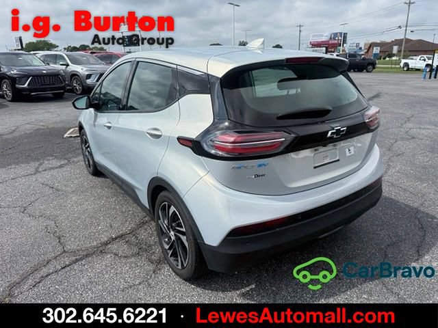 Used 2023 Chevrolet Bolt LT w/ Infotainment Package FWD image 5