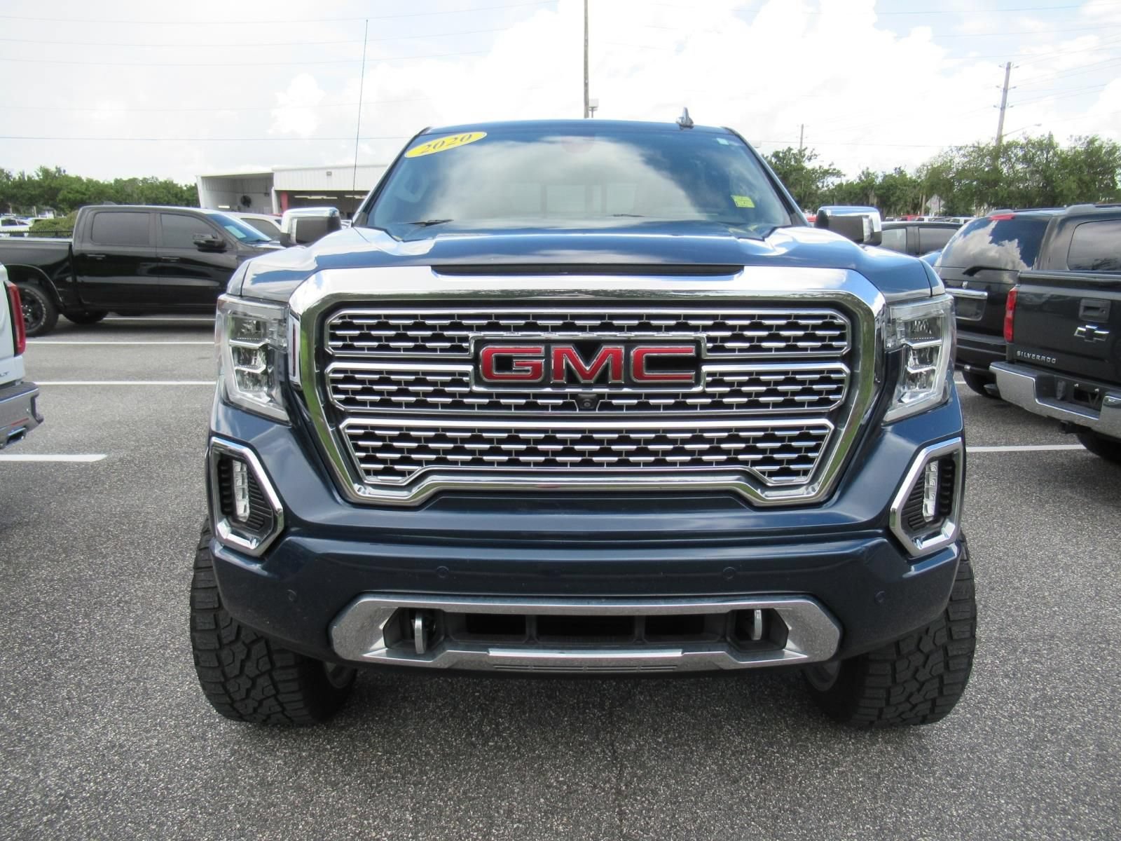 Used 2020 GMC Sierra 1500 Denali w/ Denali Ultimate Package RWD image 3