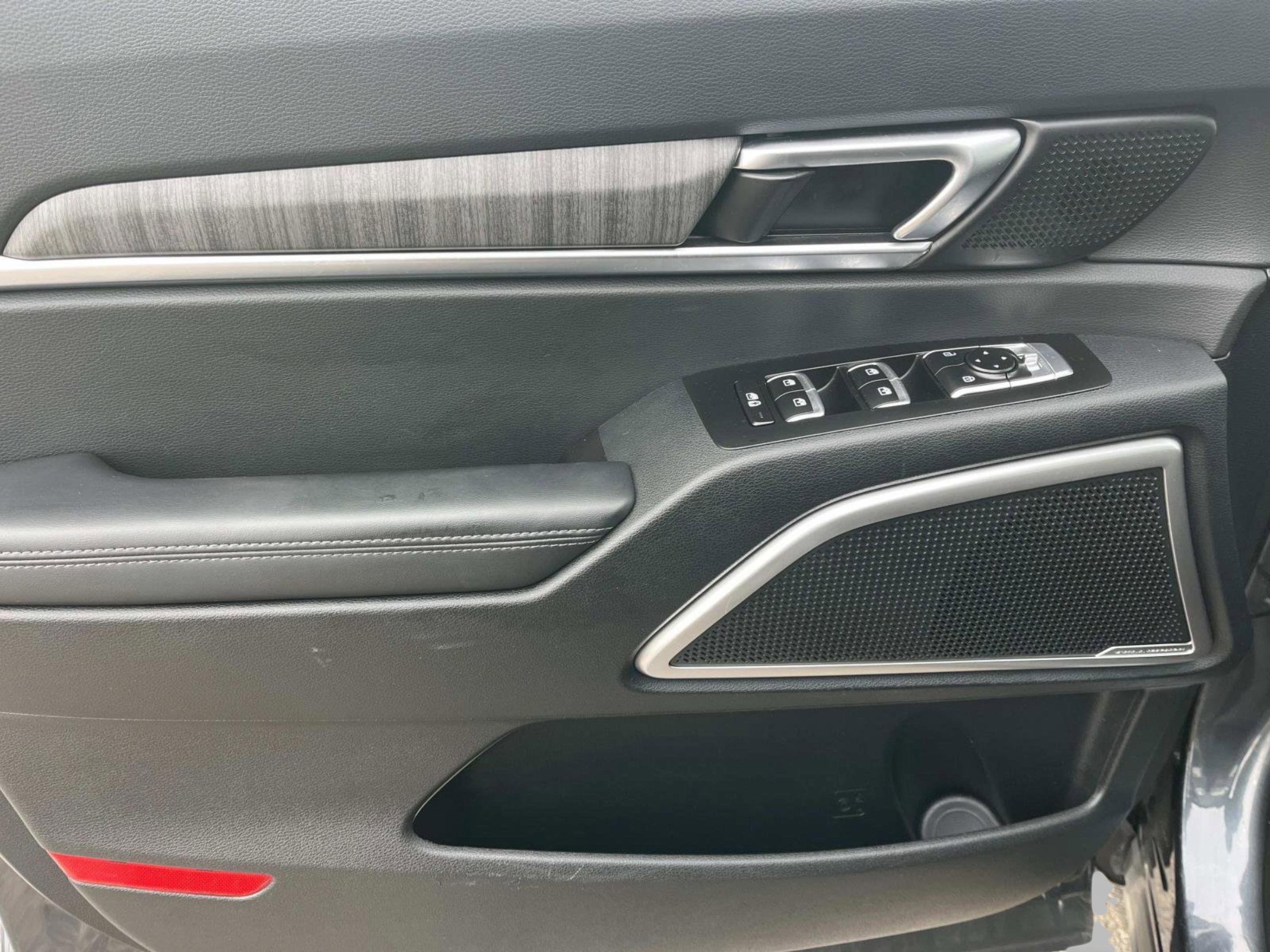 Used 2024 Kia Telluride EX image 31