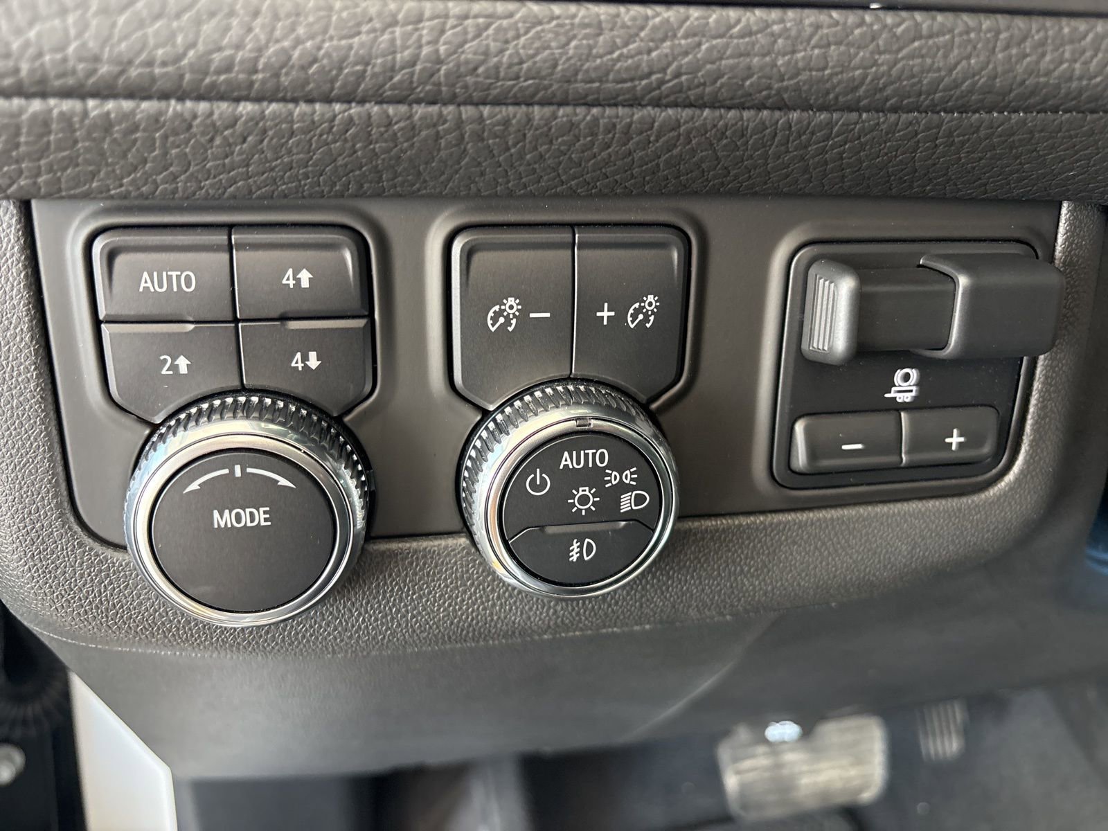 Certified 2023 GMC Yukon XL Denali w/ Advanced Technology Package image 15