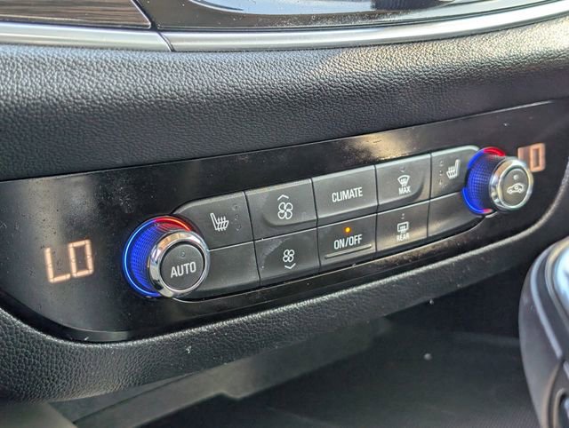 Used 2019 Buick Enclave Essence image 16