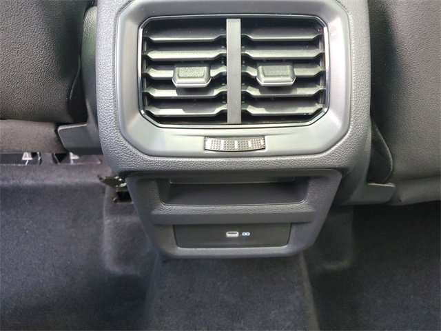 New 2025 Volkswagen Taos SE image 15