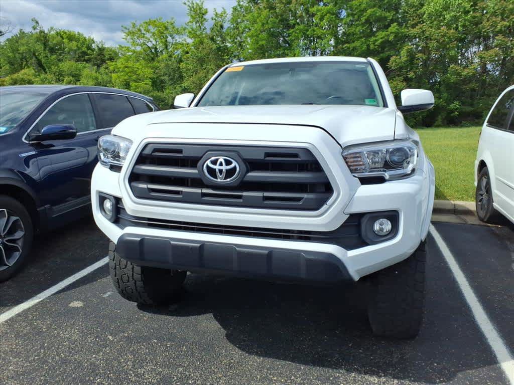 Used 2017 Toyota Tacoma SR5 w/ Tow Package AWD/4WD image 5
