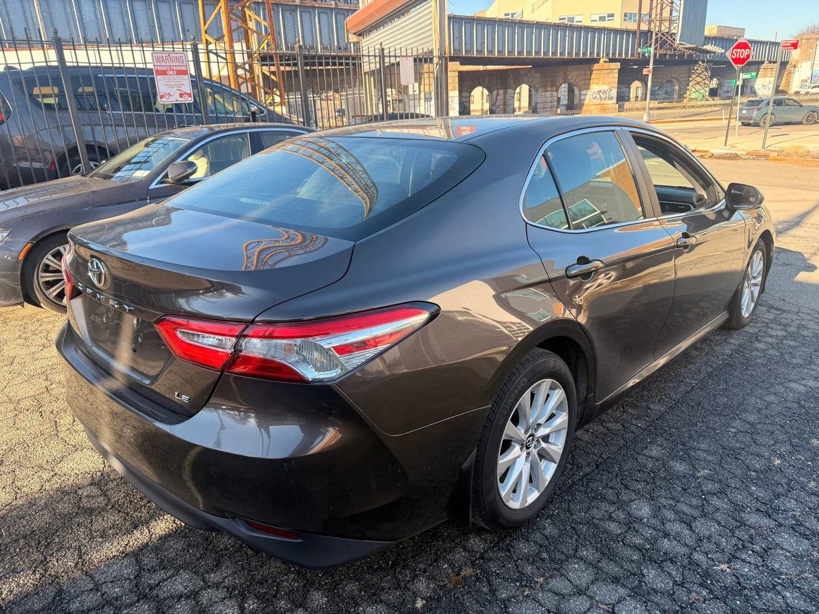 Used 2018 Toyota Camry LE w/ Protection Package (Q2) FWD image 5