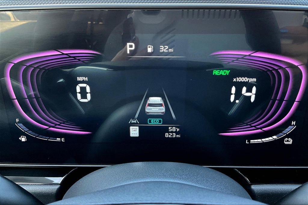 Used 2024 Kia Niro EX Touring image 22