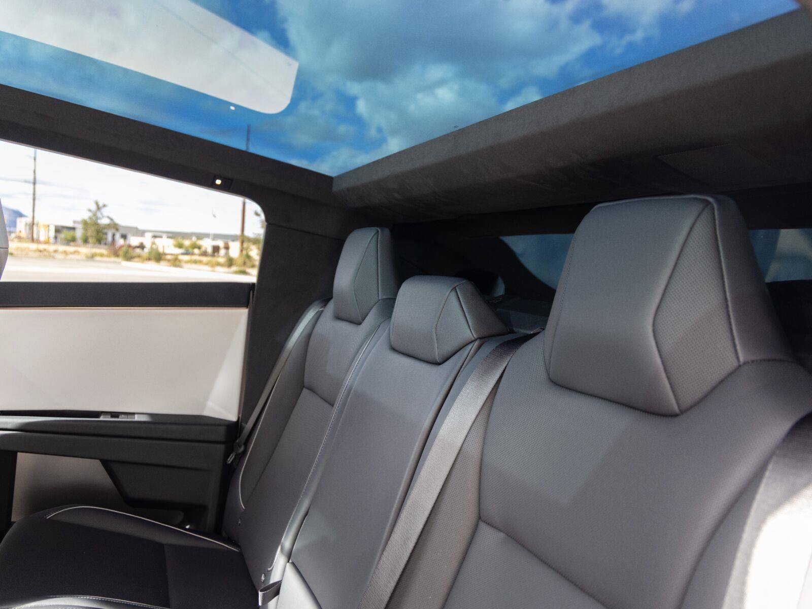 Used 2024 Tesla Cybertruck Cyberbeast AWD/4WD image 23