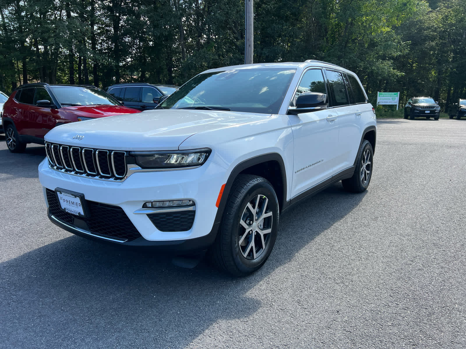 New 2025 Jeep Grand Cherokee Limited w/ Trailer Tow Package image 15
