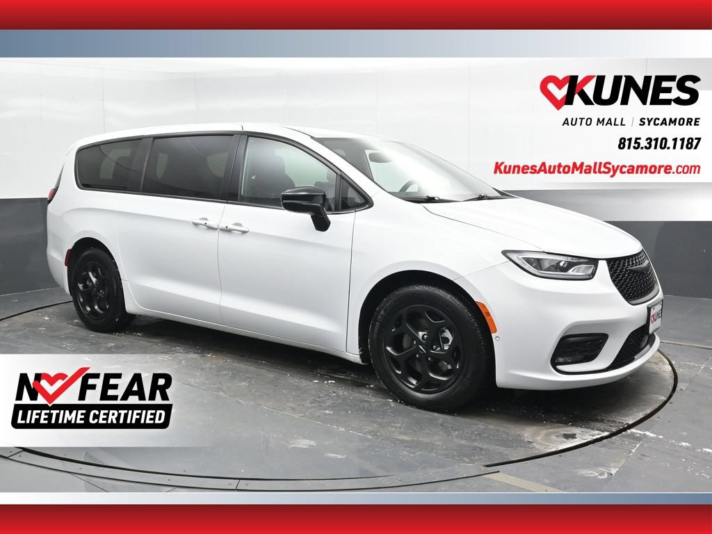 Used 2024 Chrysler Pacifica Limited