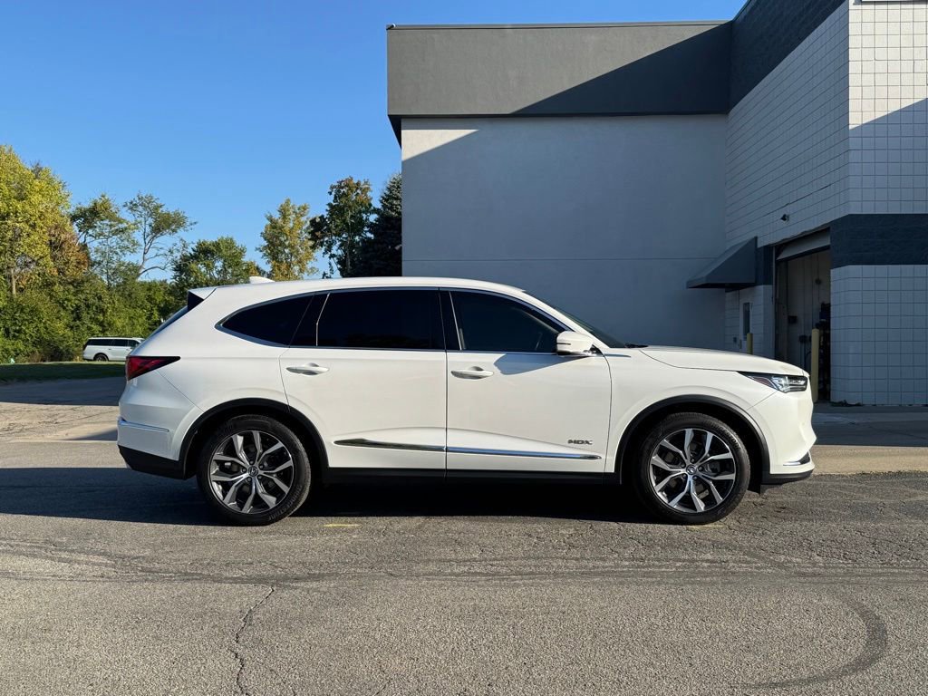 Used 2023 Acura MDX SH-AWD w/ Technology Package image 2