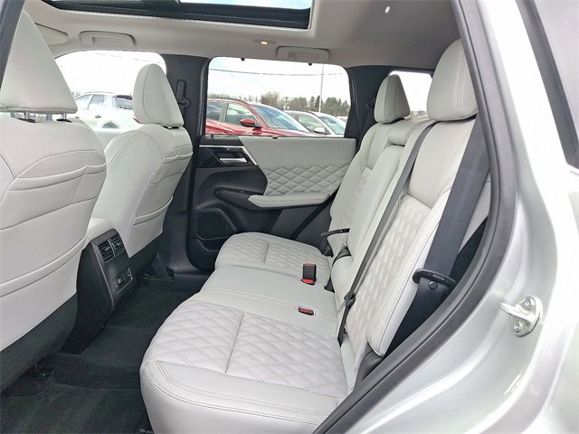 Used 2024 Mitsubishi Outlander SEL image 10