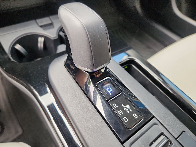 Used 2024 Toyota Prius XLE AWD/4WD image 14