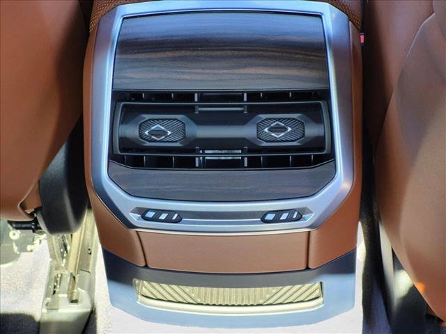 Certified 2023 BMW i7 xDrive60 AWD/4WD image 18