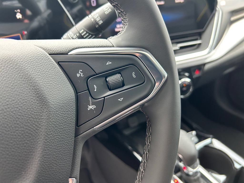 New 2026 Chevrolet Trax ACTIV w/ Sunroof Package FWD image 18