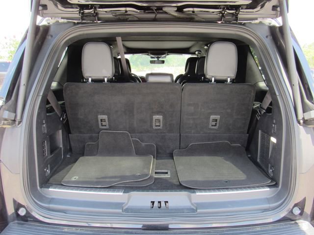 Used 2023 Lincoln Navigator Reserve AWD/4WD image 5