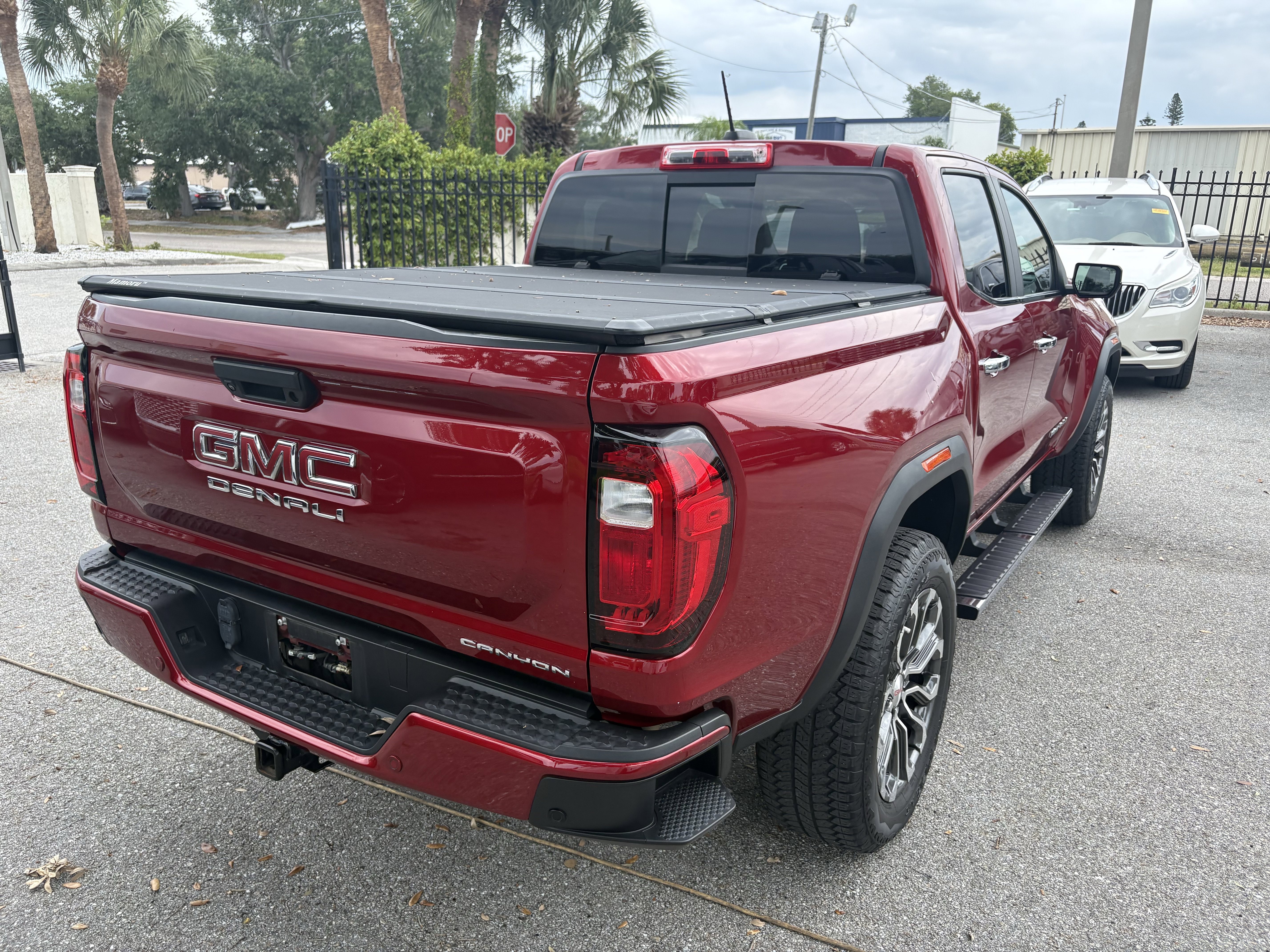 Used 2023 GMC Canyon Denali AWD/4WD image 7