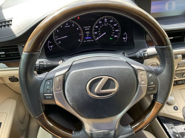 Used 2013 Lexus ES 350 w/ Luxury Pkg image 19