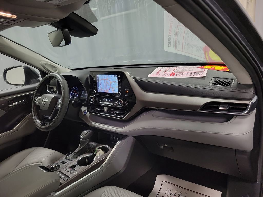Used 2021 Toyota Highlander Limited image 30
