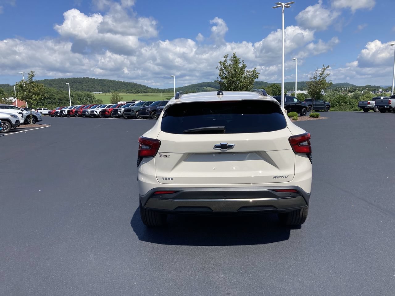 New 2026 Chevrolet Trax ACTIV w/ Sunroof Package FWD image 6