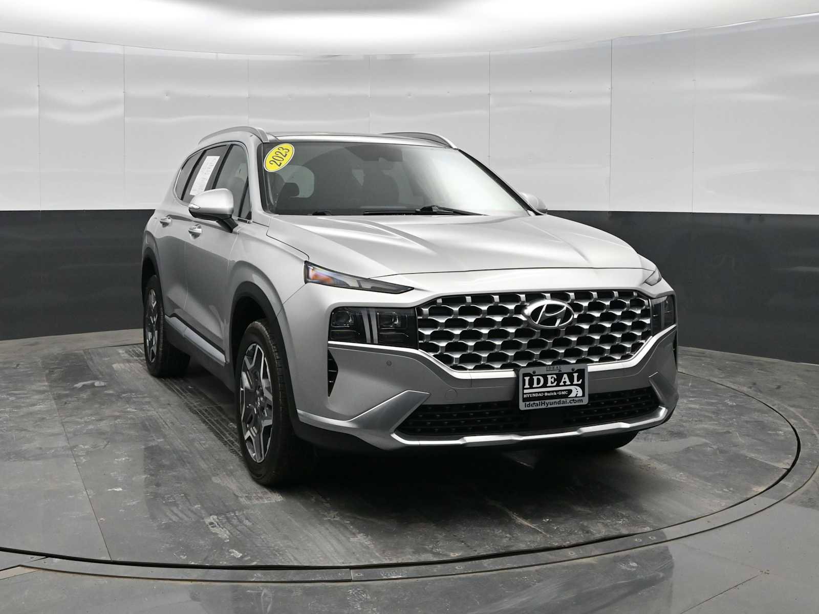 Used 2023 Hyundai Santa Fe Limited image 3