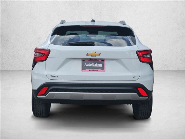 Used 2025 Chevrolet Trax LT w/ LT Convenience Package FWD image 7