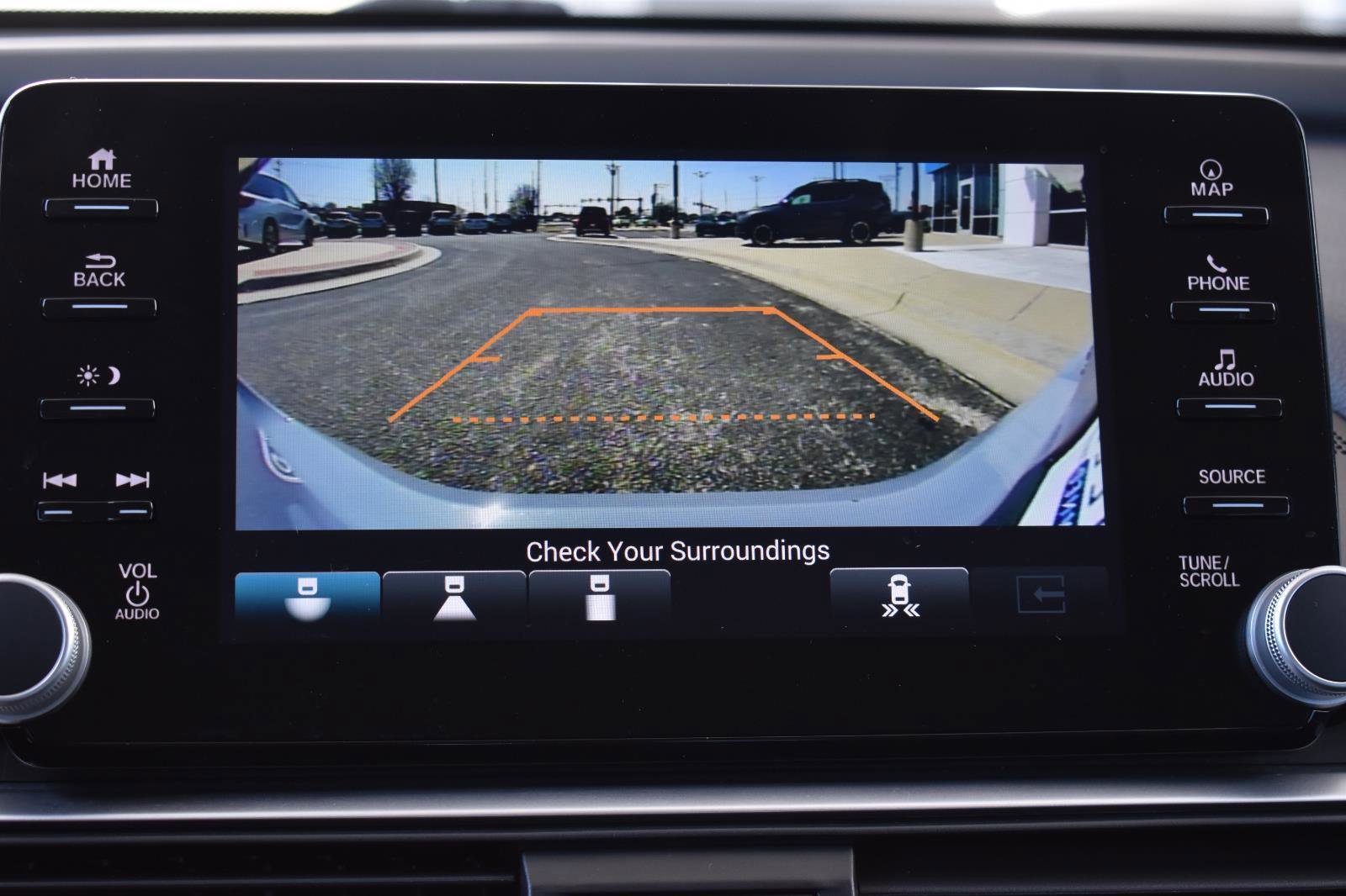 Used 2022 Honda Accord Touring image 11